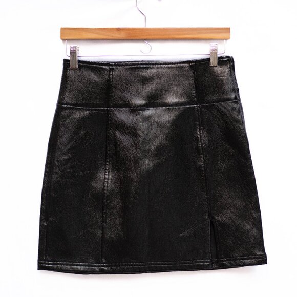 Free People Holding Onto a Dream Skirt 6 Black Faux Leather Glossy Mini Slit - Picture 1 of 8